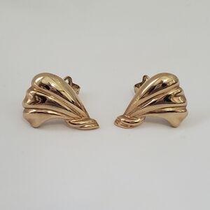 Vintage Avon Gold Tone Clip On Swirl  Earrings